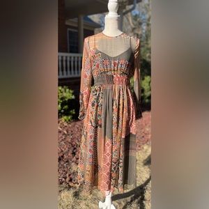 NWT Oriental Paisley Print Chiffon Midi Long Sleeve Dress. Size Small.